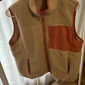 Cream and salmon vest Entro size L